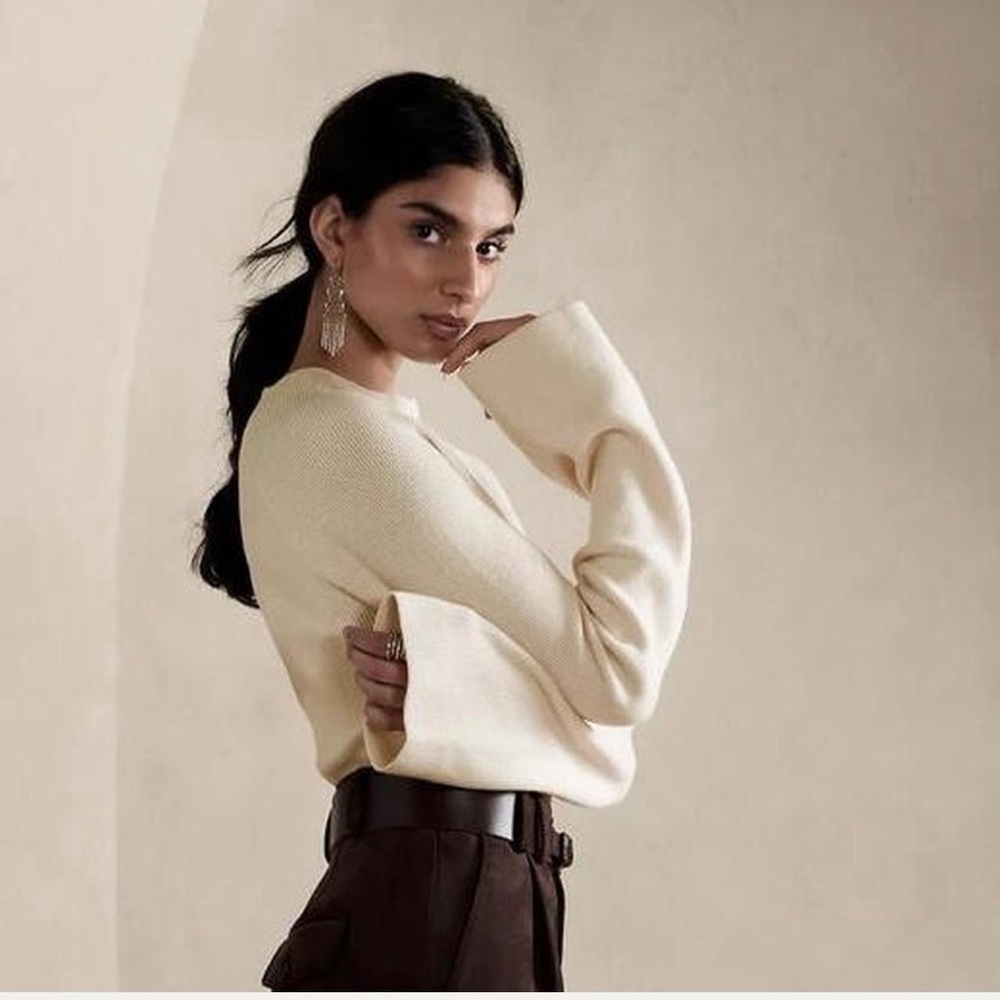 Banana Republic Cream Ribbed Long Sleeve Knit Top